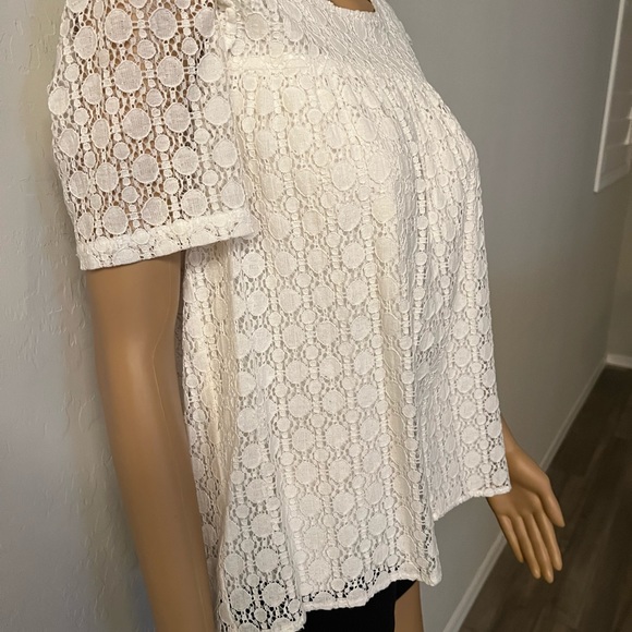 Kestan lace lined blouse - Picture 3 of 4